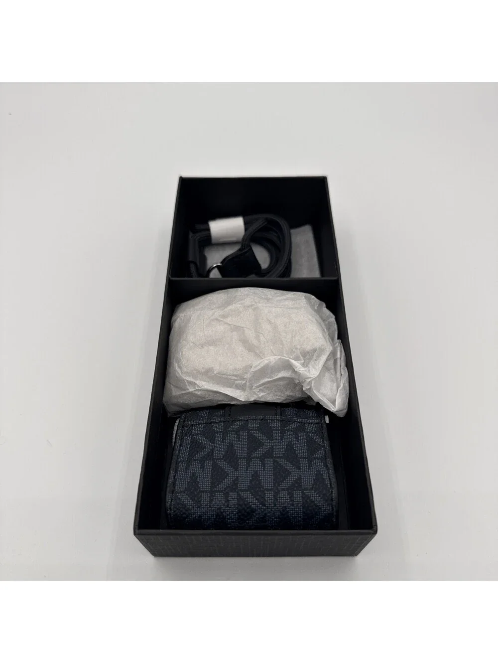 Michael Kors Airpod case blue W/lanyard NWB retails never used